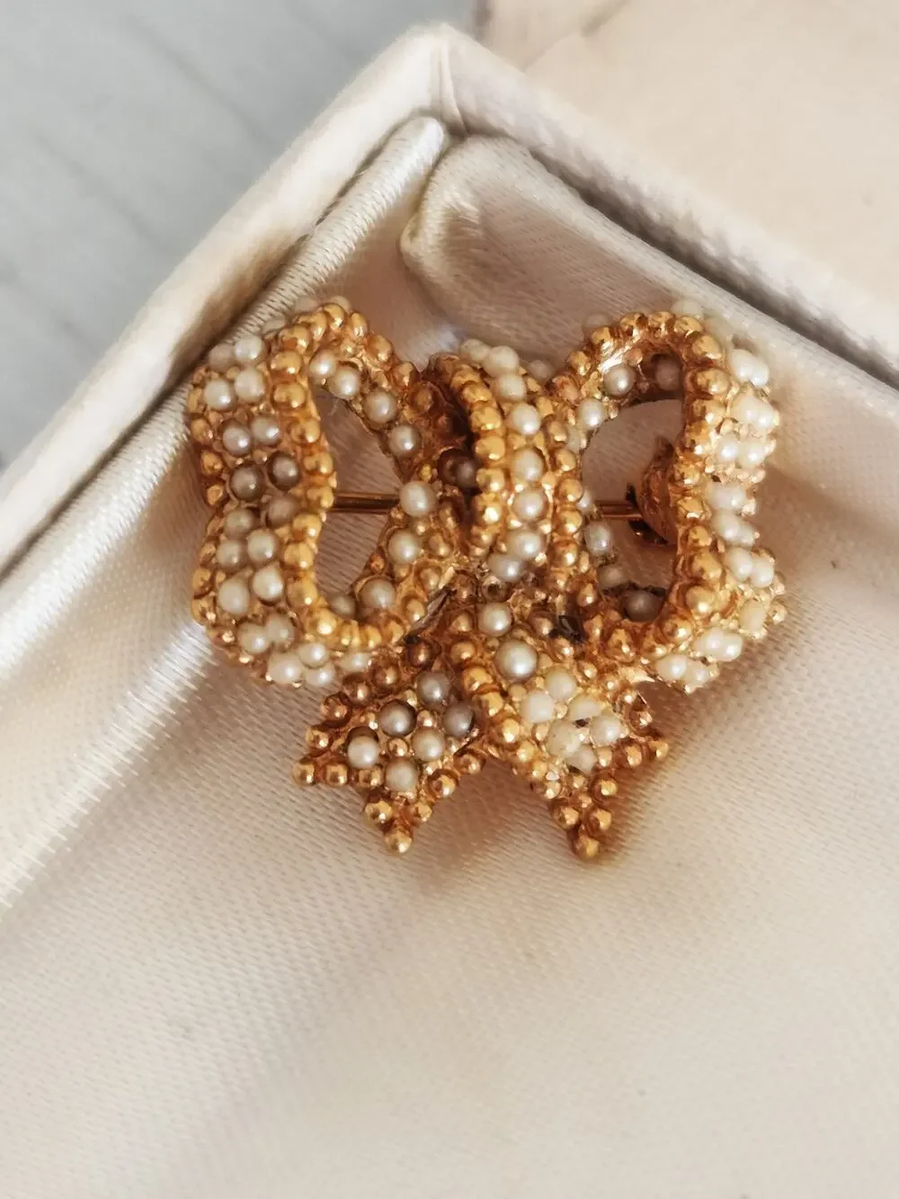 Vintage Signed Ciner Gold Tone Faux Seed Pearl Mini Bow Brooch Pin